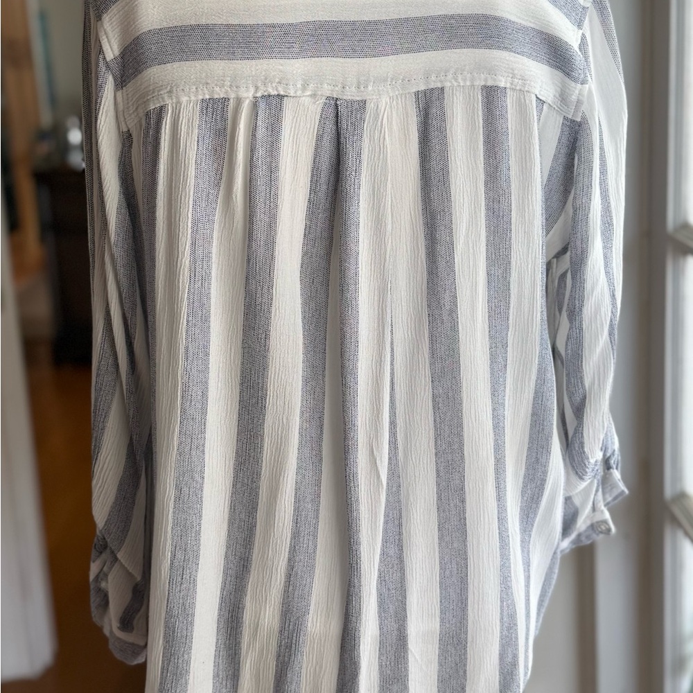 Market & Spruce Striped Button Down Shirt Medium Coastal Lightweight in Medium - Picture 3 of 6